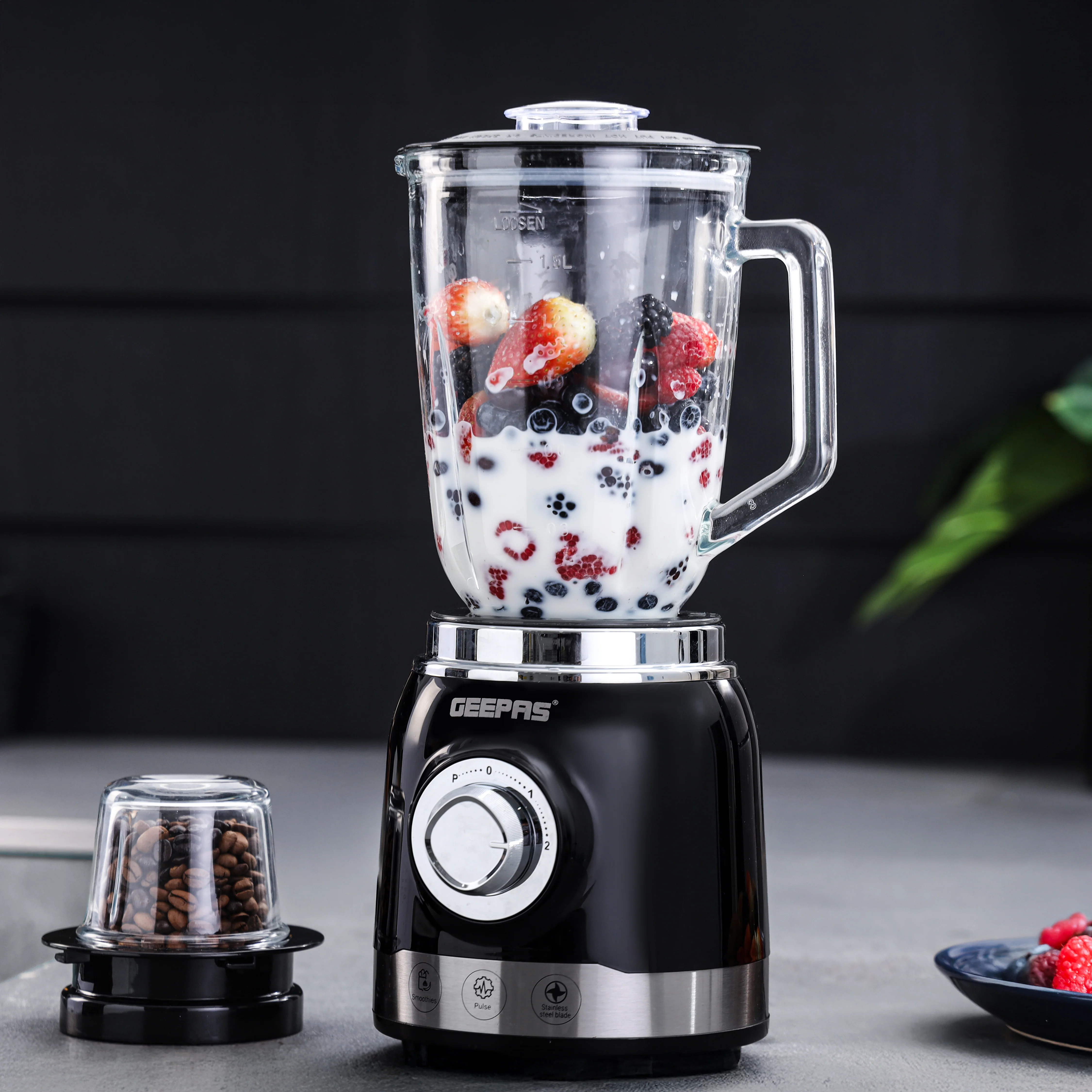 Geepas GSB44076UK Glass Jug Blender | 700W Motor| 1.5L Glass Jar| Ice Crush Function| 2-Year Warranty| Multi-Speed Control| Stainless Steel Blades for Smooth Blending - Image 2