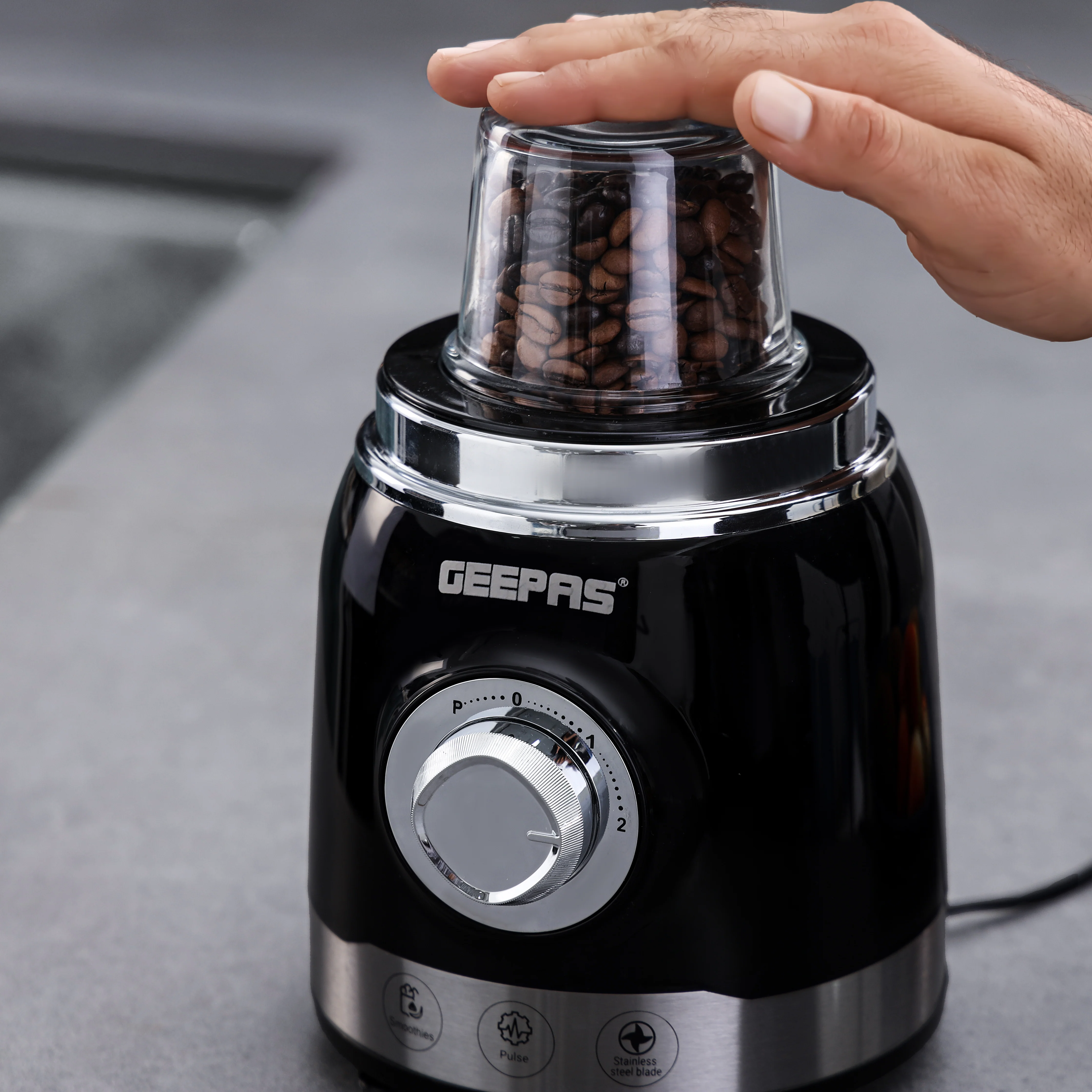 Geepas GSB44076UK Glass Jug Blender | 700W Motor| 1.5L Glass Jar| Ice Crush Function| 2-Year Warranty| Multi-Speed Control| Stainless Steel Blades for Smooth Blending - Image 4