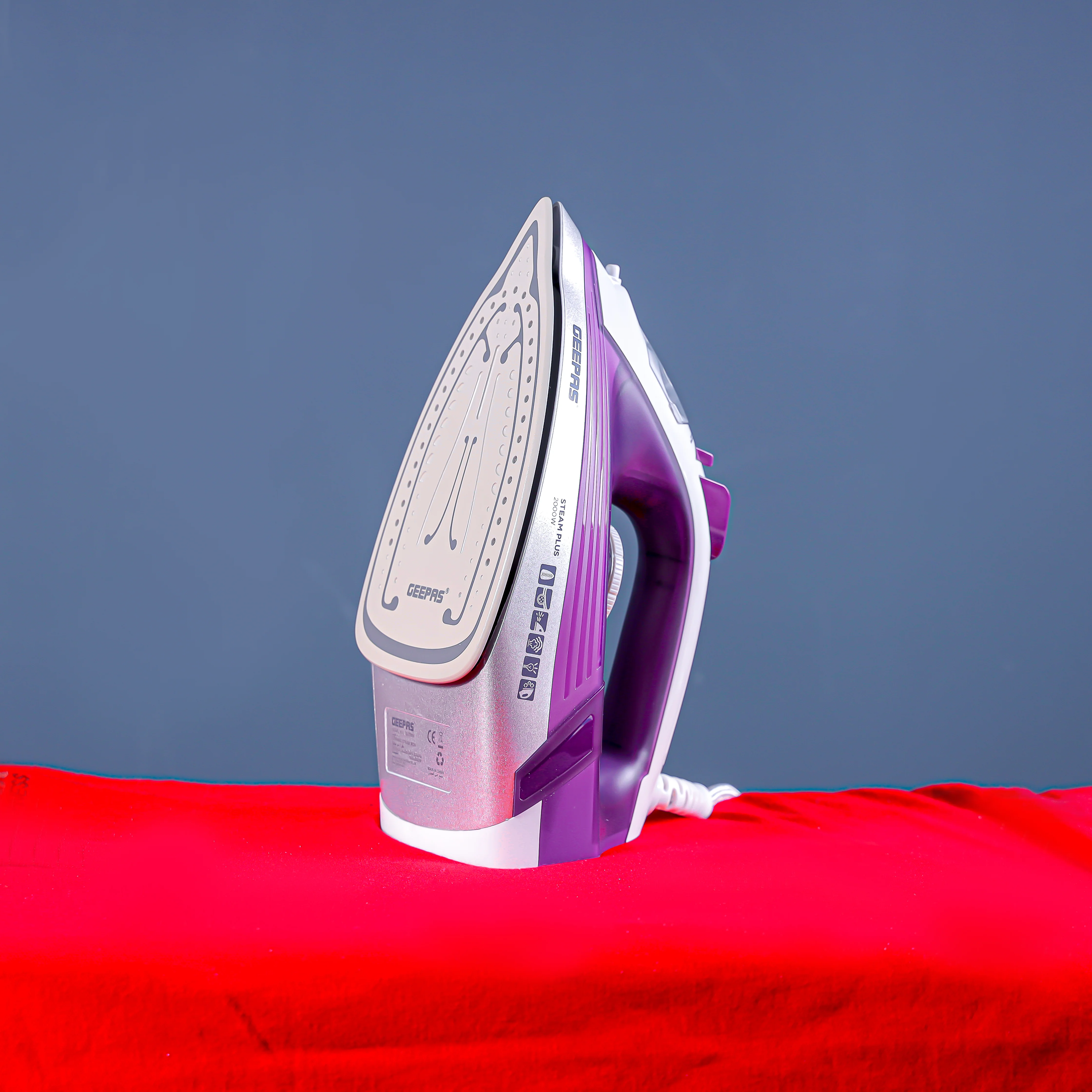 Geepas GSI7786 Ceramic Steam Iron | 2000W Power | 220ml Water Tank| Adjustable Steam Control | 360° Swivel Cord | Self-Cleaning & Anti-Drip Function| 2-Year Warranty - Image 4