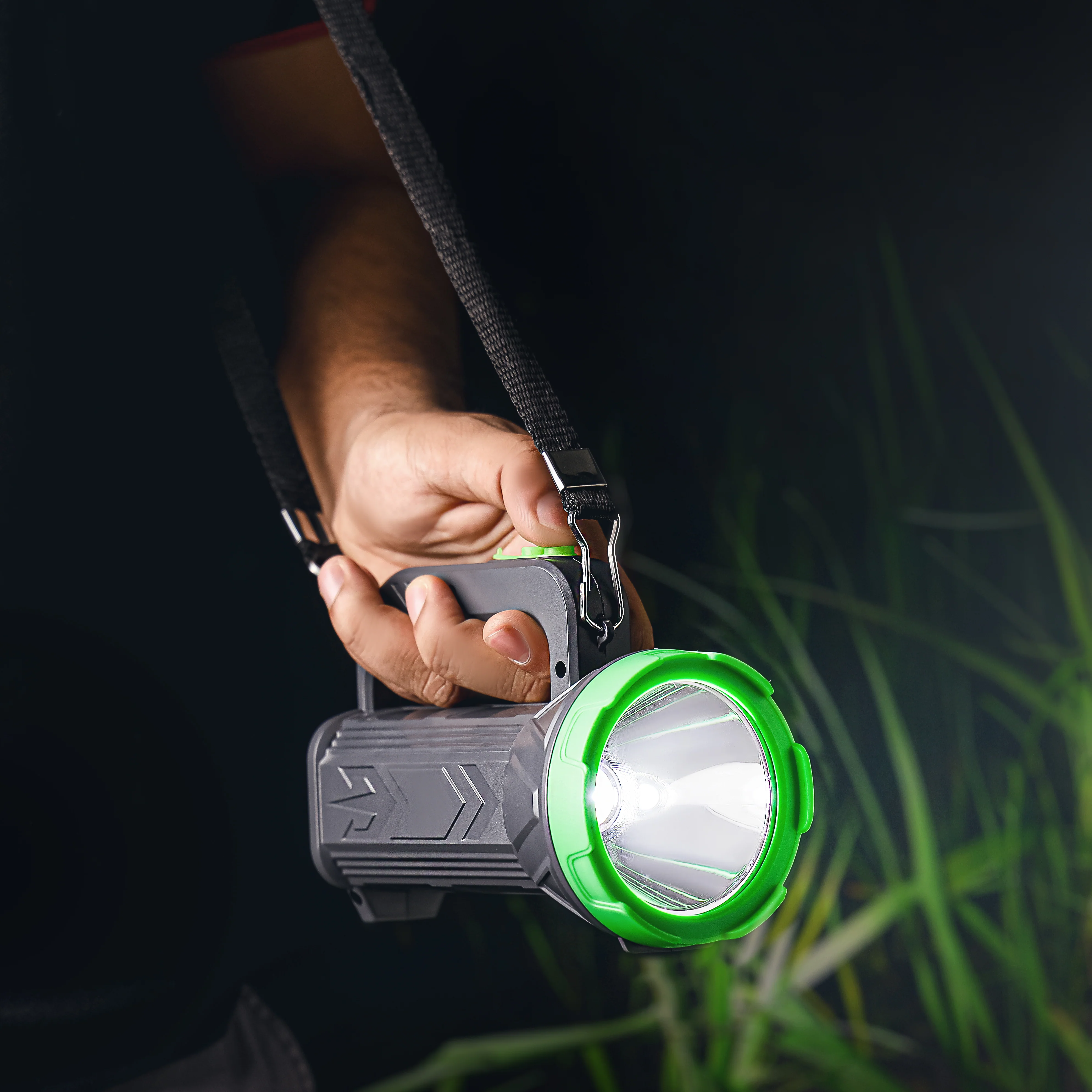 Geepas Rechargeable Search Light GSL5575 | Long-Lasting LED Spotlight with 15H Backup, 2x1200mAh Lithium Battery, Durable Body, Ergonomic Handle & Type-C Charging - Image 3