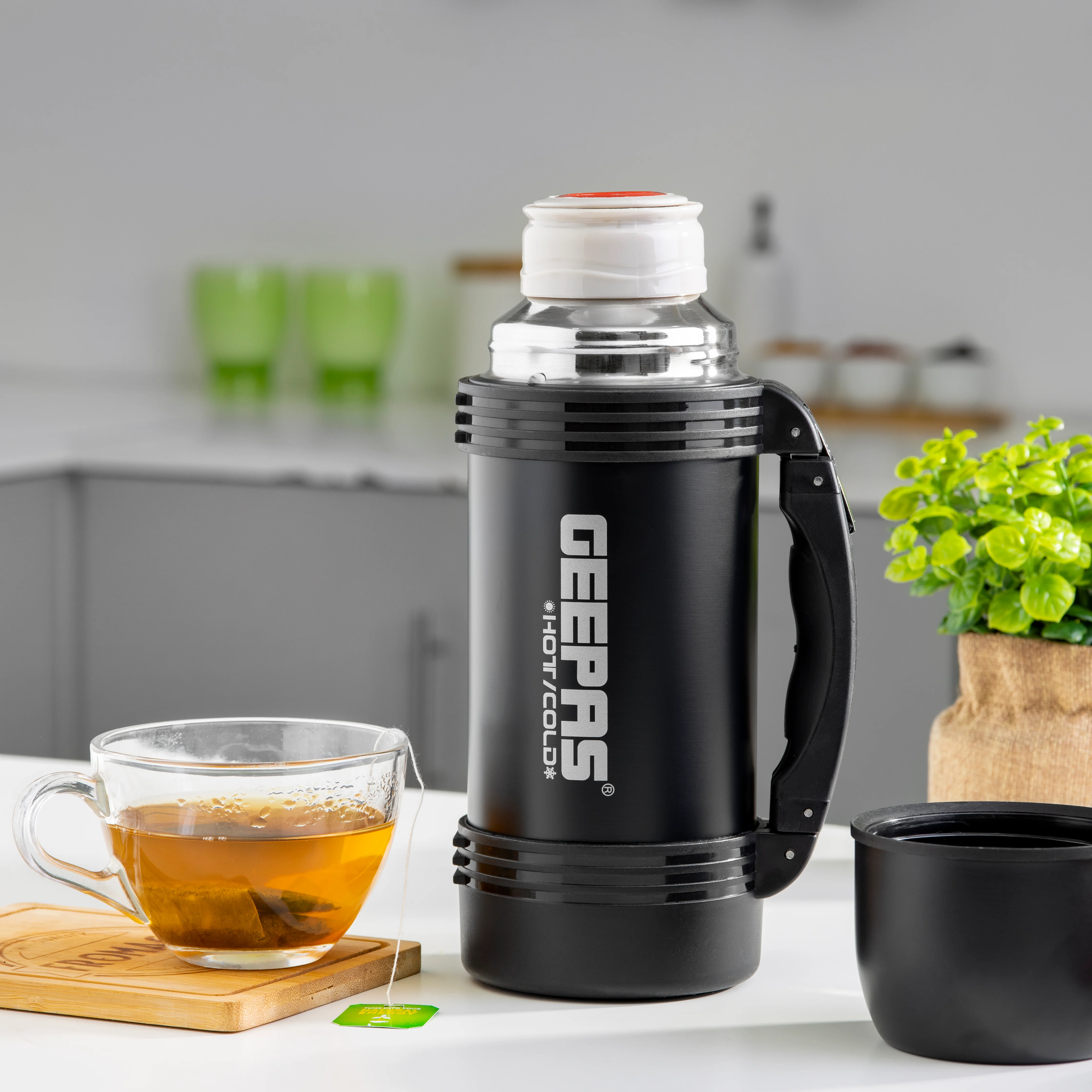 Geepas GSVF4114 Stainless Steel Vacuum Flask | 0.5L Capacity | 18/8 Stainless Steel with Copper Coating | Hot 18H/Cold 24H Retention | BPA-Free | 2 Years Warranty - Image 3