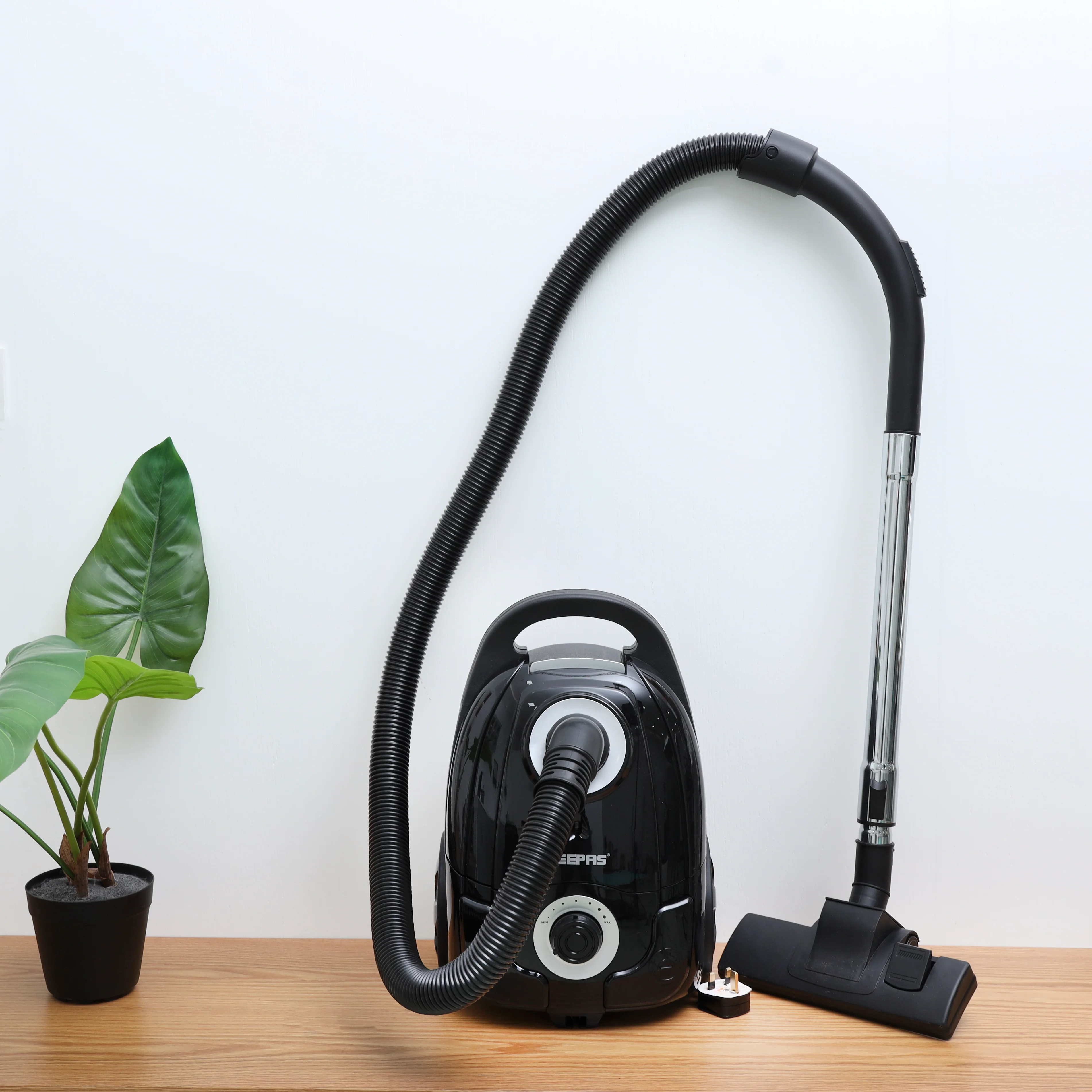 Geepas GVC19023 Vacuum Cleaner | 2600W Powerful Motor | 3L Dust Bag | 5-Stage Filtration | Speed Control | Telescopic Tube & Low Noise Design | 2 Years Warranty - Image 2