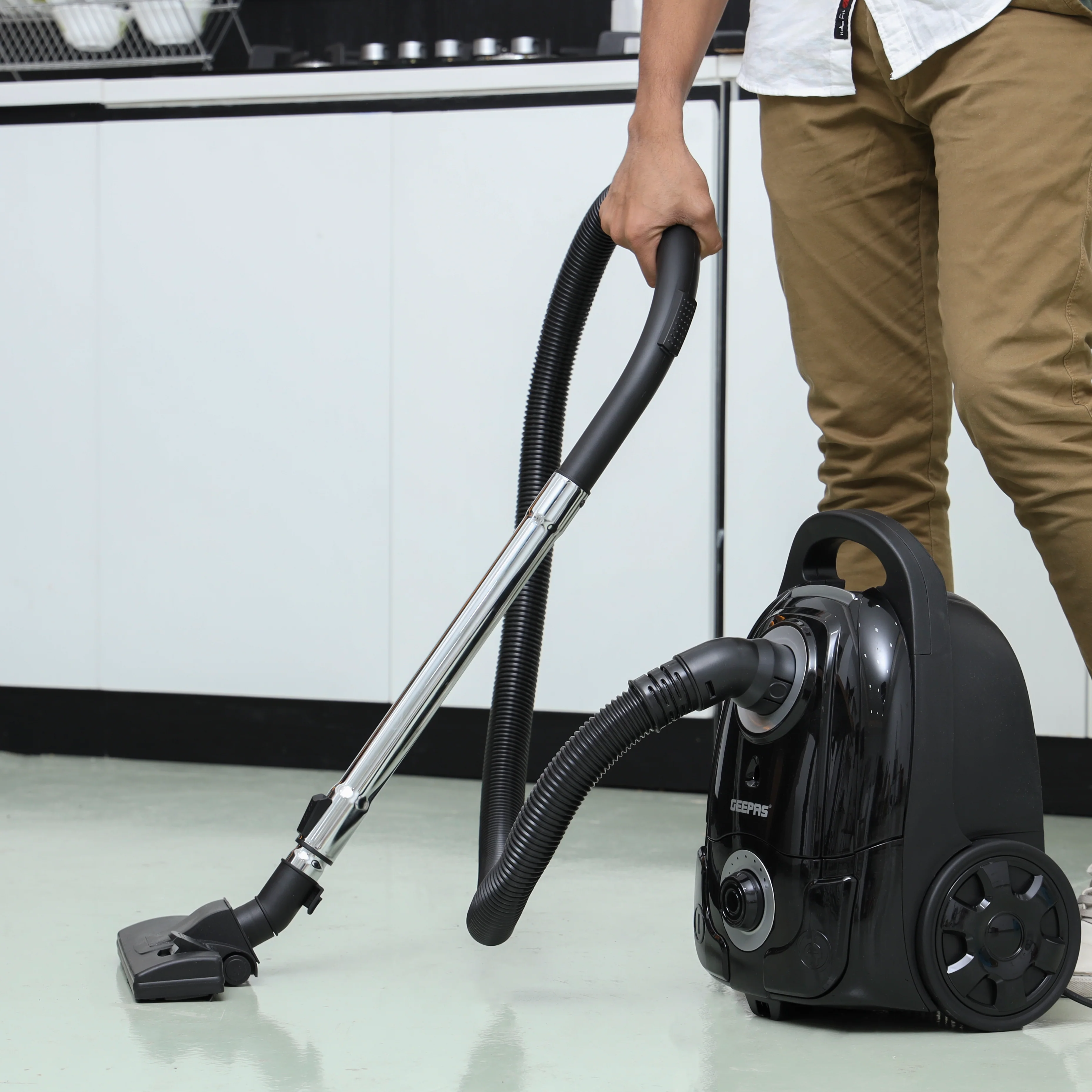 Geepas GVC19023 Vacuum Cleaner | 2600W Powerful Motor | 3L Dust Bag | 5-Stage Filtration | Speed Control | Telescopic Tube & Low Noise Design | 2 Years Warranty - Image 3