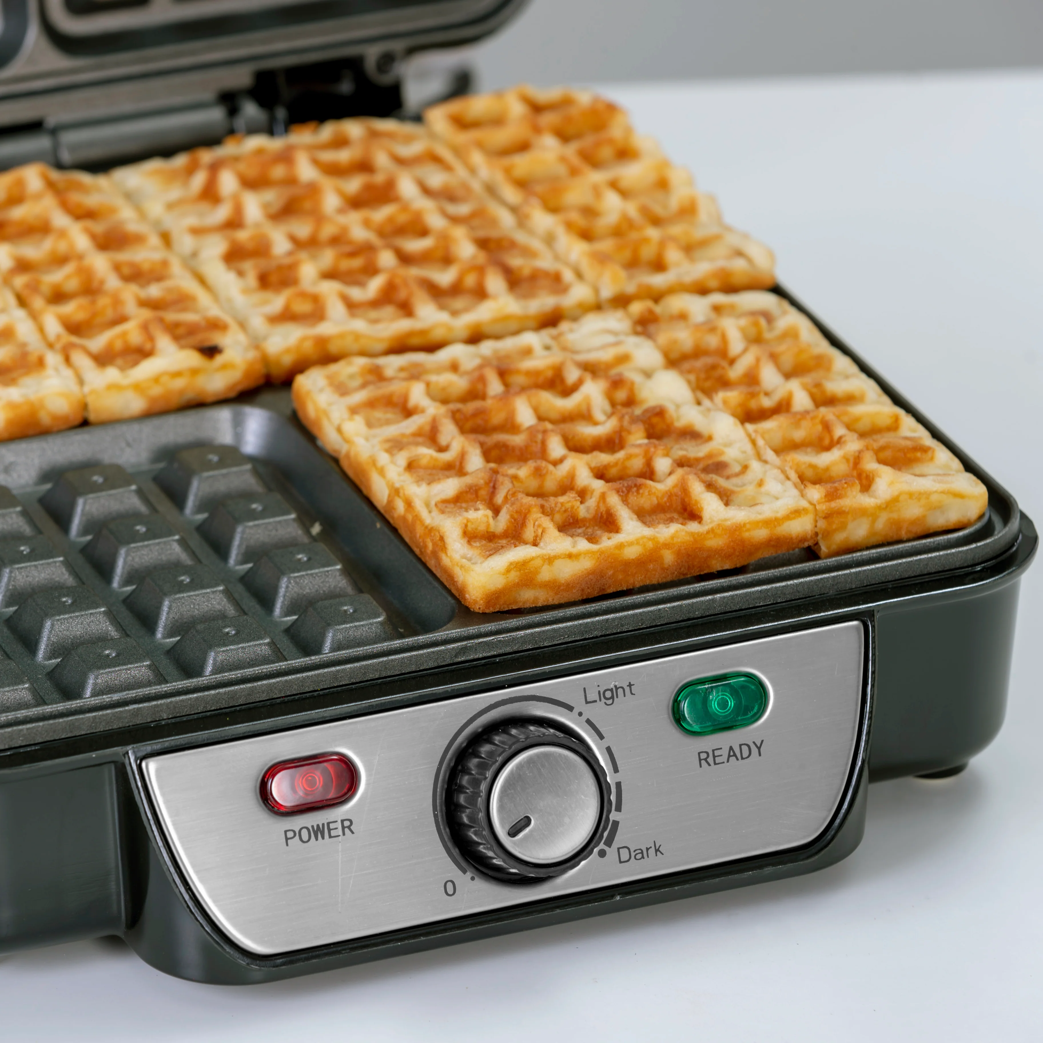 Geepas GWM5417 4-Slice Waffle Maker | 1100W Power| Adjustable Temperature Control | Non-Stick Cooking Plates| Cool-Touch Handle | Indicator Lights | 2 Years Warranty - Image 5