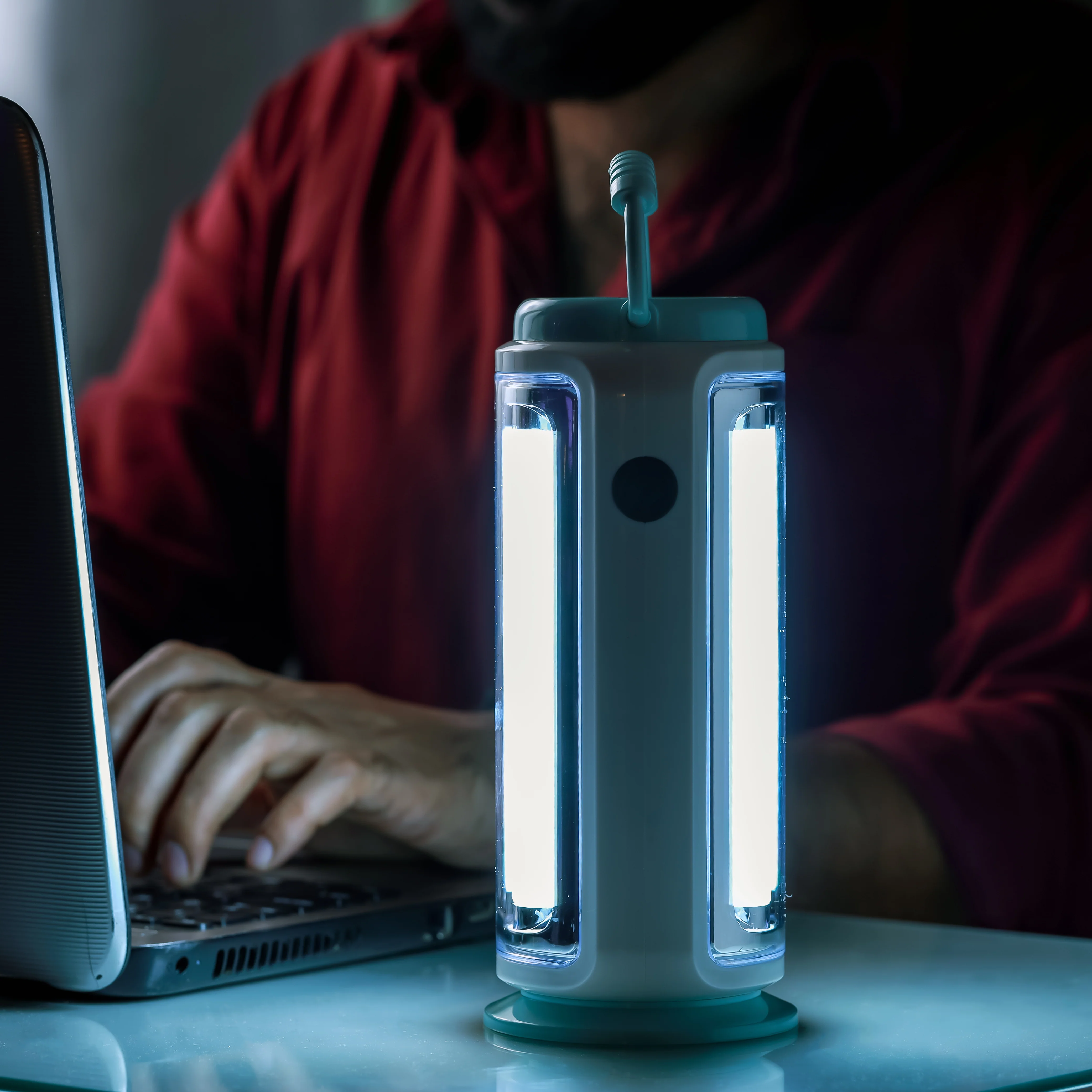 Geepas LED Emergency Lantern with Solar Panel GE53029 |52 LEDs, 360° Light, 5Hours Backup |Energy Efficient, Portable, Lightweight Design | Blue & White, 2 Years Warranty - Image 4