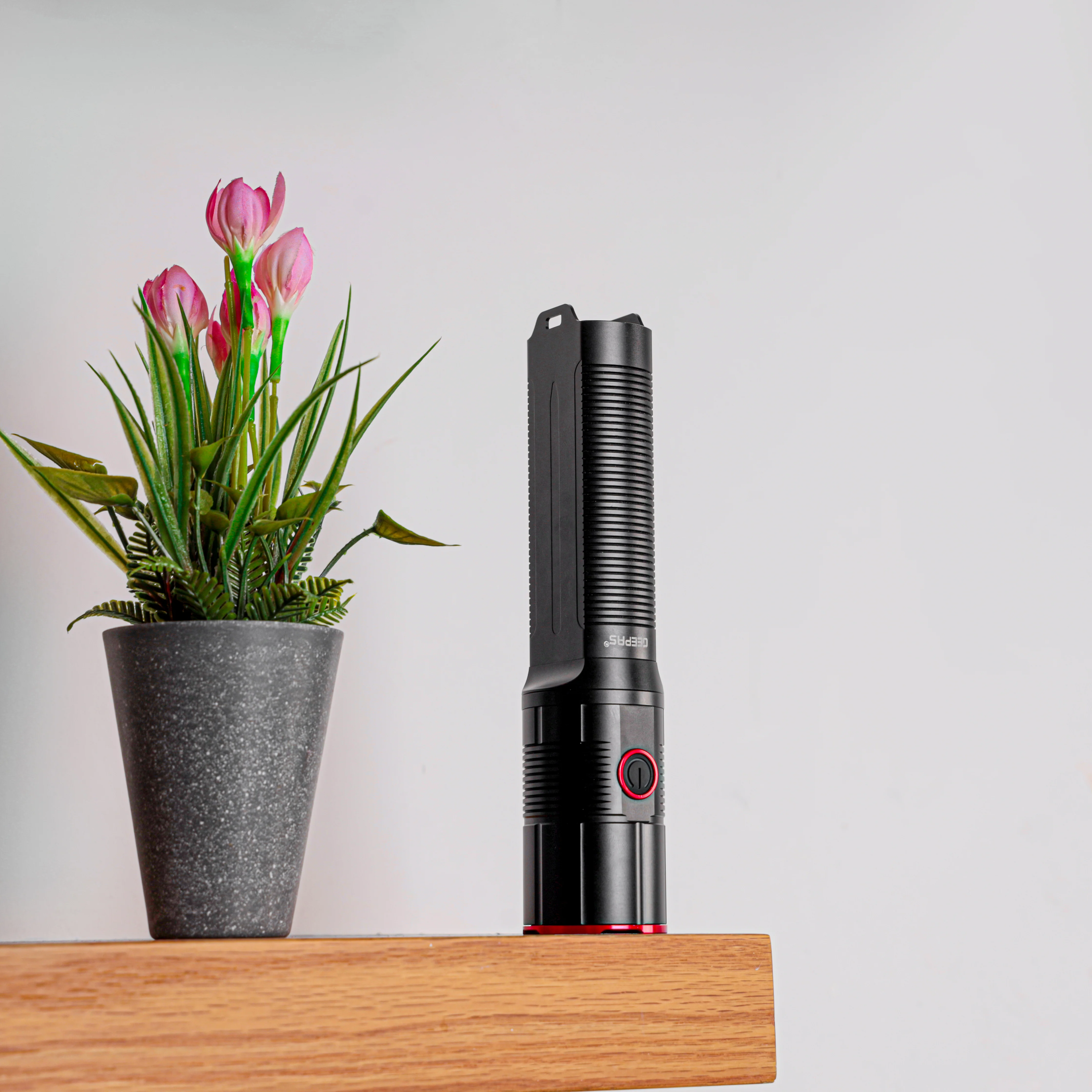 Geepas LED Flashlight with Power Bank Function- GFL51066/ 60W, 5000-6500K, 5000 LM, Perfect for Indoor and Outdoor Use, 20 Hours Continuous Working/ Black - Image 4