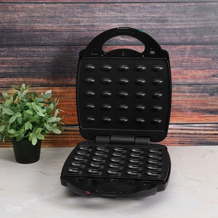 Geepas Nut Maker GNM6158 | 25 Pcs Capacity| 1400W Powerful Nut Snack Maker with  Non-Stick Plates | Cool-Touch Housing | Skid-Resistant Base| Compact Upright Storage - Image 4