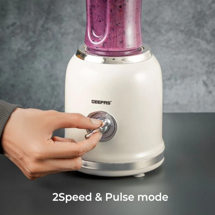 Geepas Personal Blender- GSB44113/ 300W/ 2 BPA-Free Tritan Bottles/ 600 ML/ Transparent & Unbreakable Bottles with Stainless Steel Blade/  2 Years Warranty, White - Image 6