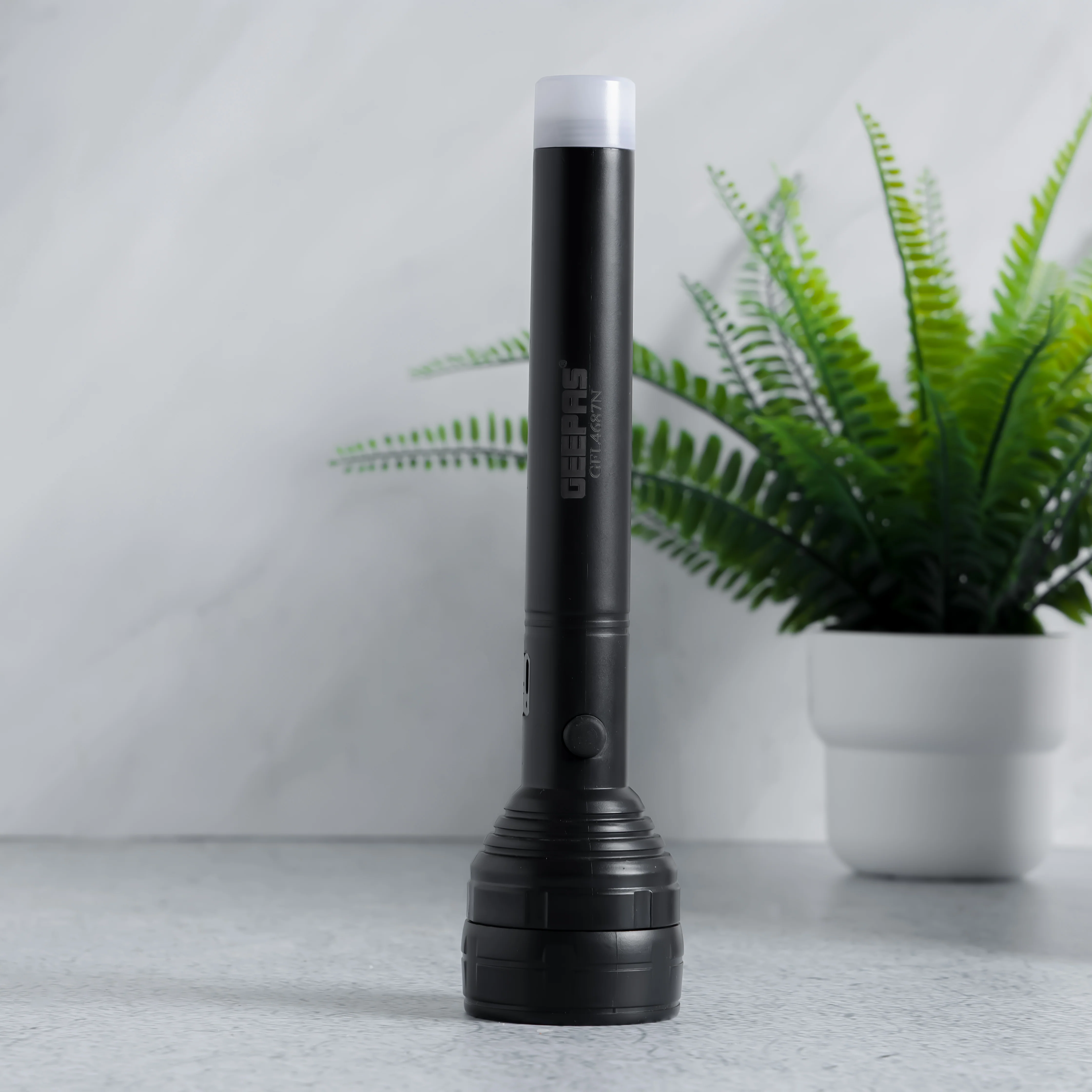 Geepas Rechargeable CREE LED Flashlight 2400 mAh battery 178.5 mm- Hyper Bright White Long Range Portable Torch High Beam | Pocket Flashlight with Aluminium Reflector - Image 4
