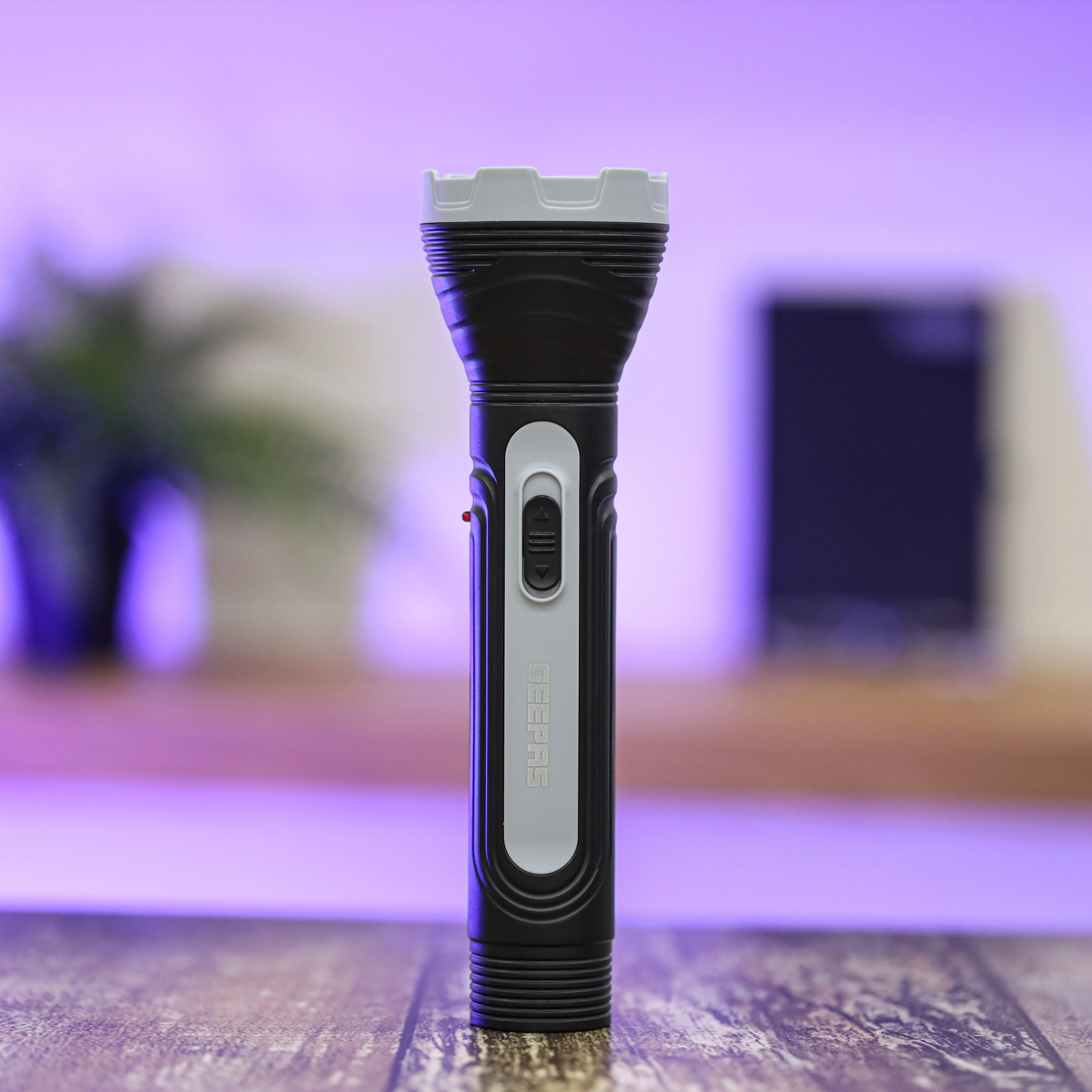 Geepas Rechargeable LED Torch GFL51091 | Big LED Chip with Aluminum Reflective Cup, Ripple Pattern Shell, 4H Backup, Ideal for Indoor & Outdoor Use, 2-Year Warranty - Image 2