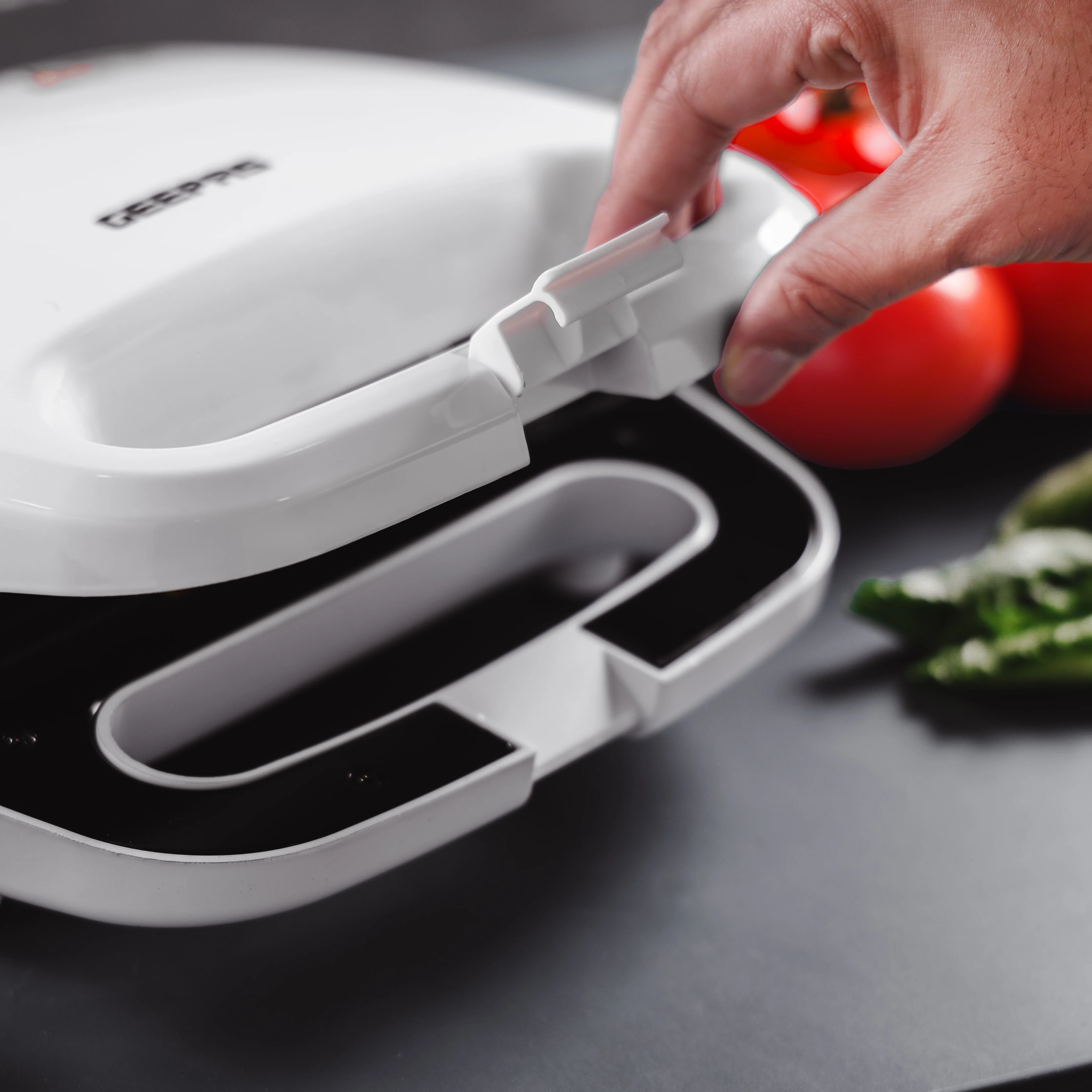 Geepas GGT686 Grill Maker | 750W Compact Electric Sandwich & Snack Maker with Non-Stick Cooking Plates| Power & Ready Indicator Lights| Easy to Clean| 2 Years Warranty - Image 6