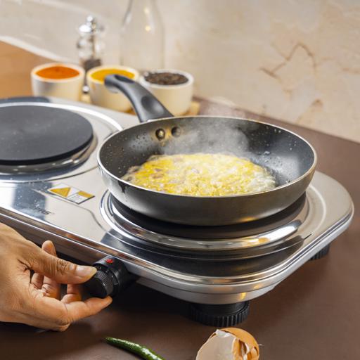 Geepas Stainless Steel Double Hot Plate GHP32024 |2500W Powerful Dual Solid Plates 155mm & 185mm|  Adjustable Temperature Control| Auto Thermostat | Overheat Protection - Image 3