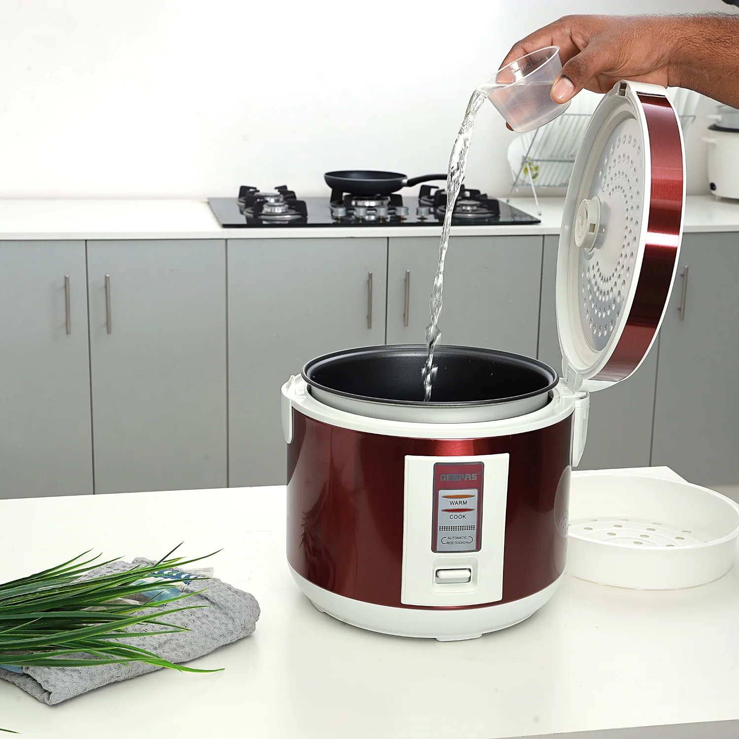 Geepas Stainless Steel Rice Cooker GRC4328 | 1.5L Capacity |Cook, Steam & Keep Warm | Durable Stainless Steel Body, Non-Stick Inner Pot & Easy to Clean | 2 Years Warranty - Image 4