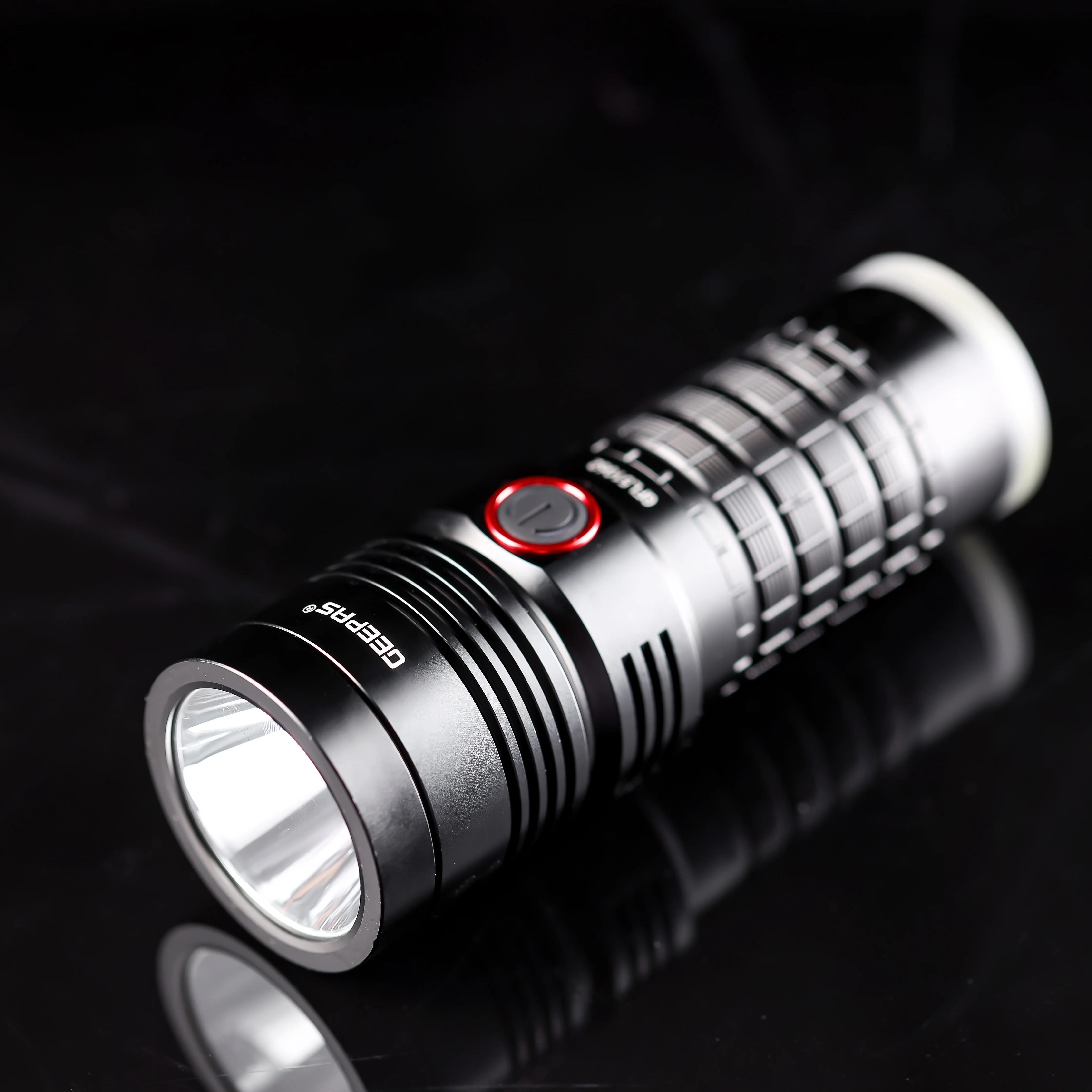 Geepas GFL51062 Rechargeable LED Flashlight with Power Bank – 25W, 3000LM, 6500-8000K, 24h Runtime, IPX6 Waterproof, Aluminum Body, Lithium Battery, Black - Image 3