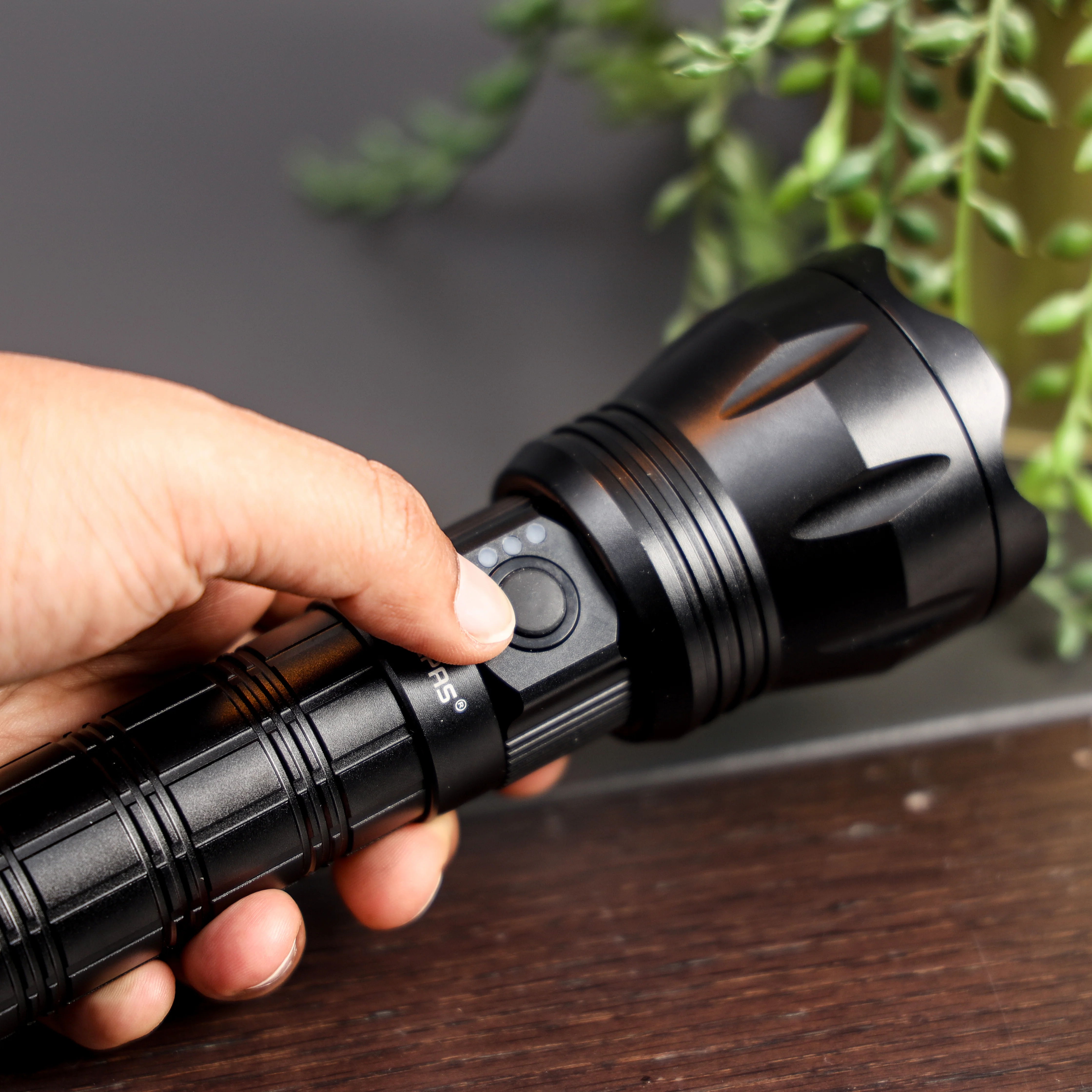 Geepas Zoomable LED Flashlight with Power Bank- GFL4650/ 30 W Lazer LEDs,12 Hours Continuous Working/2 Modes, High and Low, 3000 Lumens Torch Light,Type-C Charging/ Black - Image 4