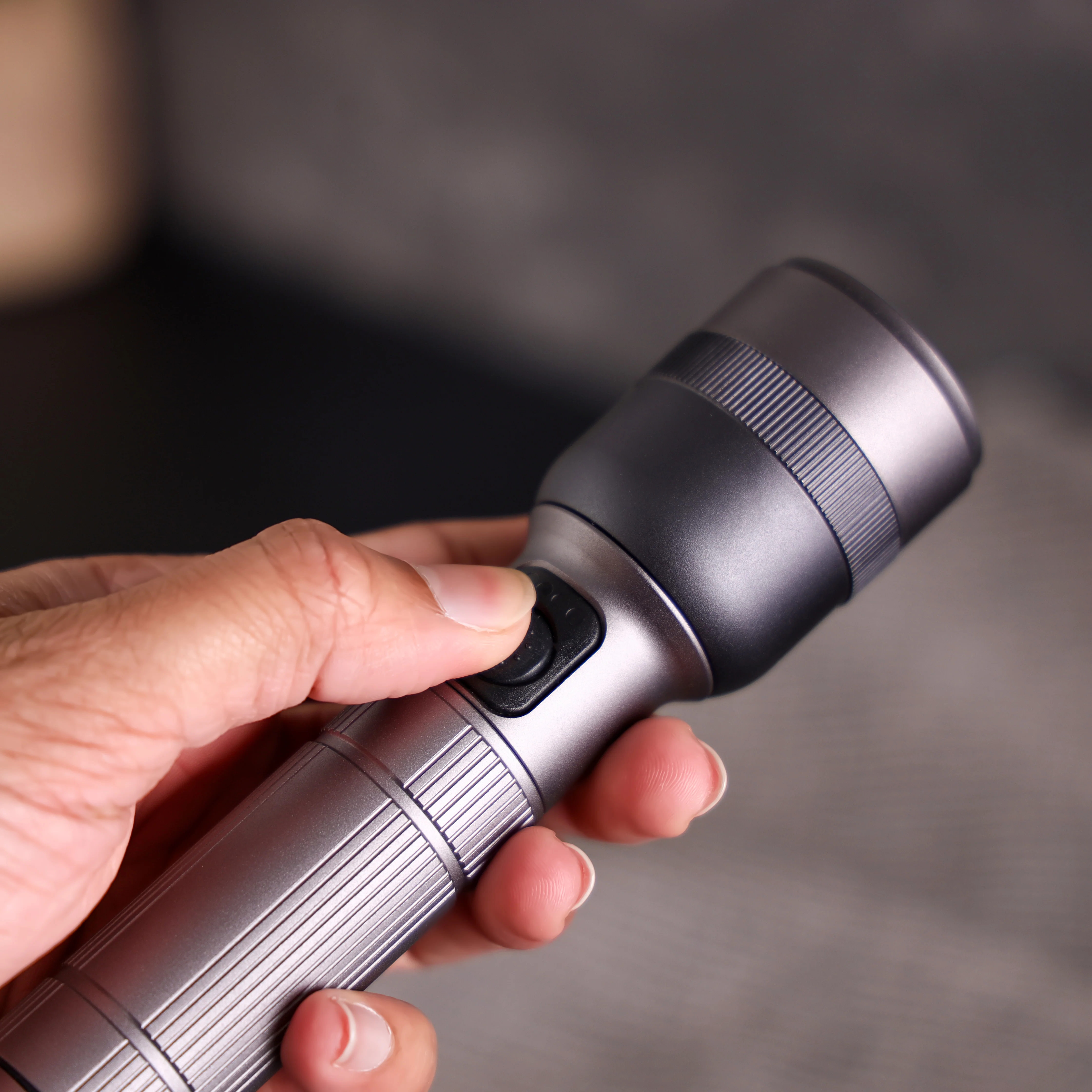 Geepas Zoomable LED Flashlight- GFL51095Z/ 20W, Perfect for Indoor and Outdoor Use, 10 Hours Continuous Working/Lithium Battery, 1500 Lumens/ Black, Lifetime Warranty - Image 4
