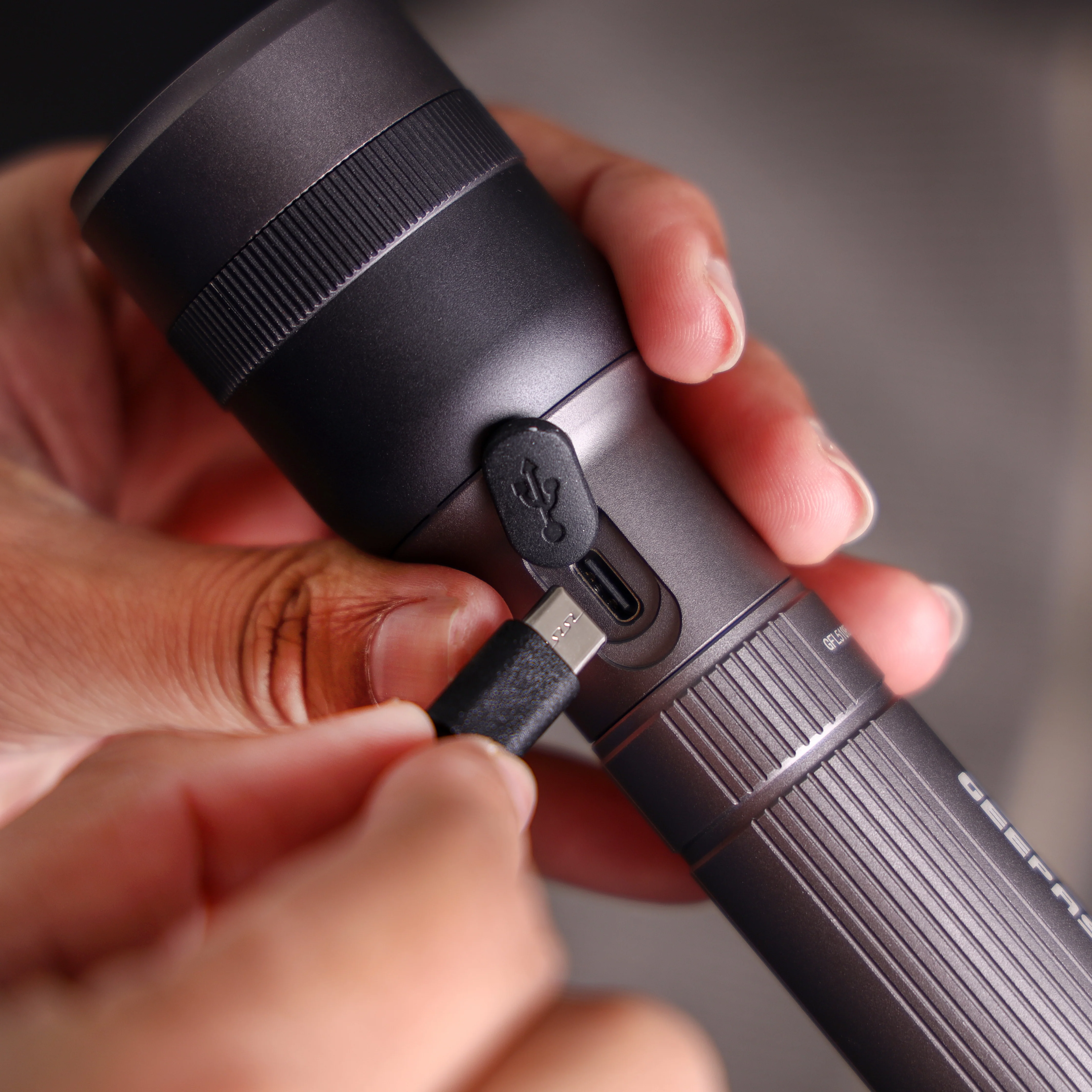 Geepas Zoomable LED Flashlight- GFL51095Z/ 20W, Perfect for Indoor and Outdoor Use, 10 Hours Continuous Working/Lithium Battery, 1500 Lumens/ Black, Lifetime Warranty - Image 5