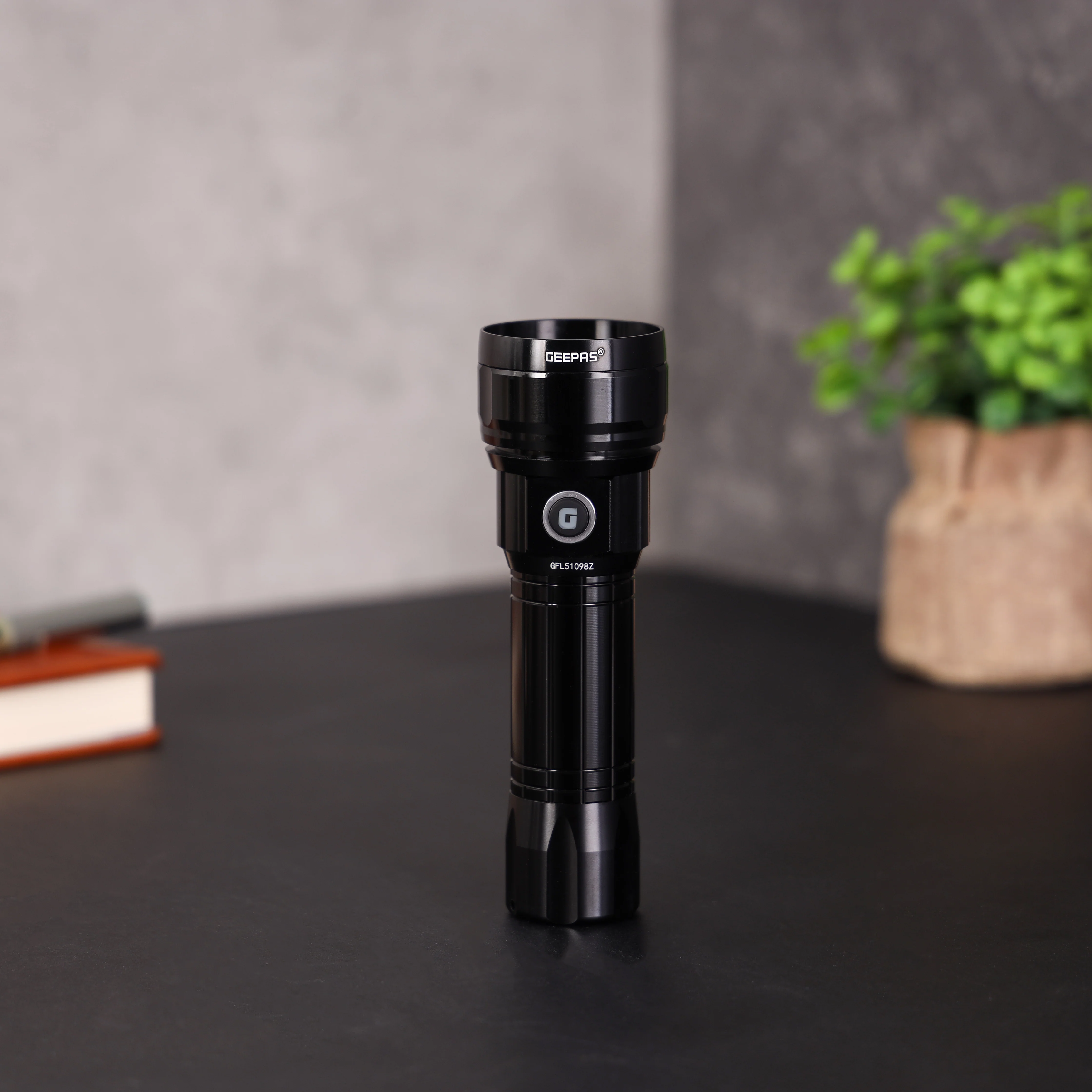 Geepas Zoomable LED Flashlight GFL51098Z |20W High Power, 2000 Lumens |4000mAh Rechargeable Battery, 5H Runtime, Type-C Charging, Durable Aluminum Body |Lifetime Warranty - Image 2