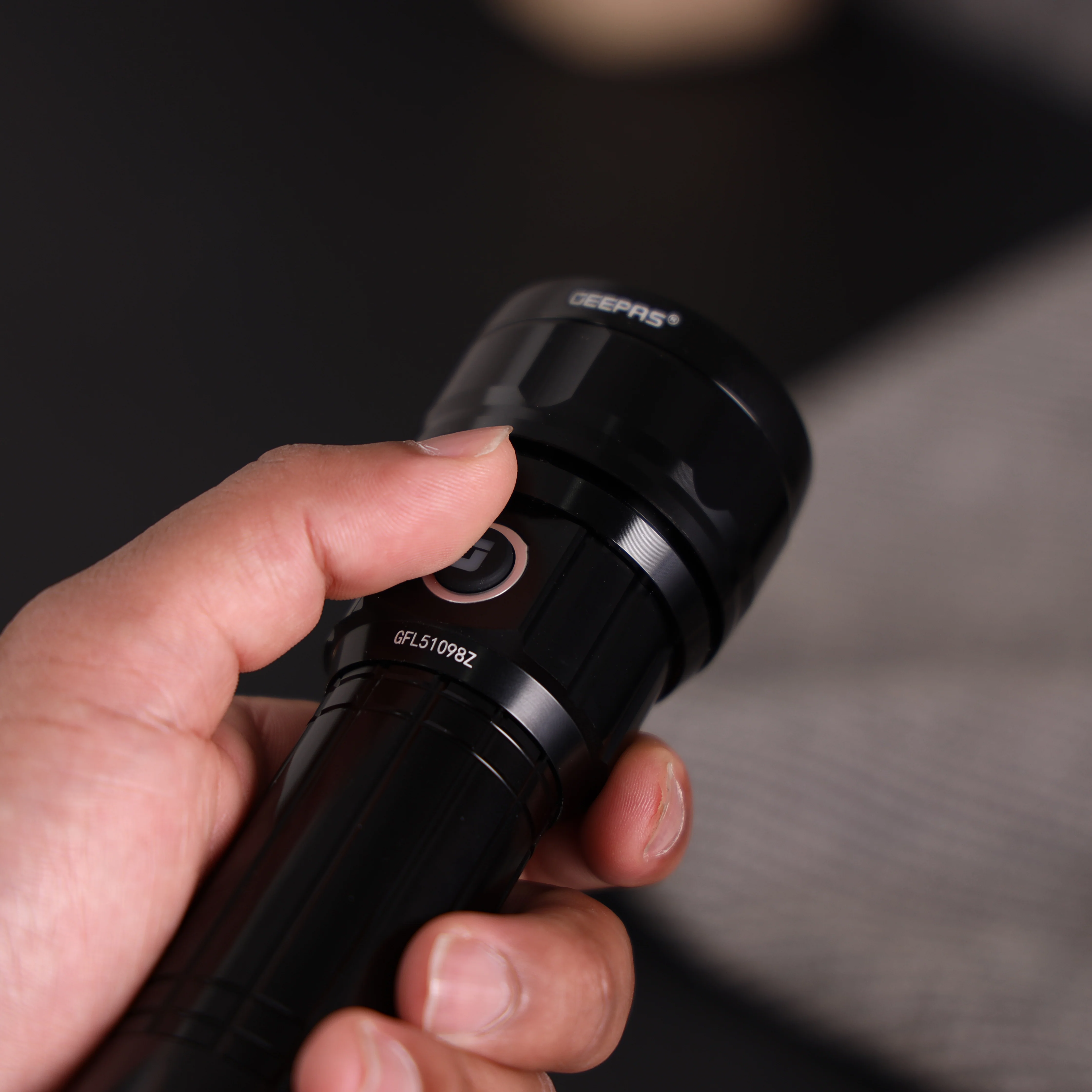 Geepas Zoomable LED Flashlight GFL51098Z |20W High Power, 2000 Lumens |4000mAh Rechargeable Battery, 5H Runtime, Type-C Charging, Durable Aluminum Body |Lifetime Warranty - Image 5