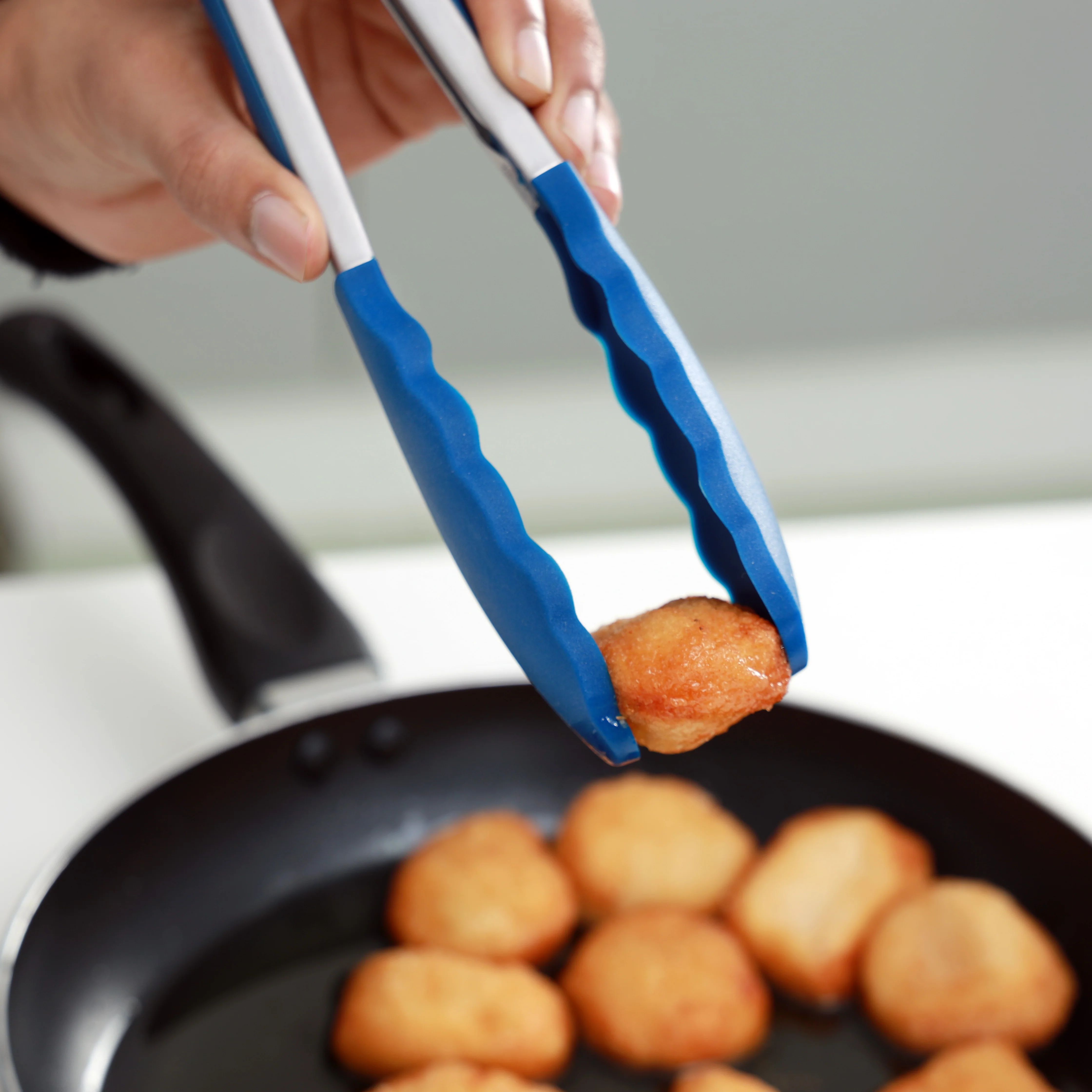 Royalford RF10656 Silicone Food Tong| stainless steel body, heat-resistant & durable, non-slip grip| ergonomic design, ideal for cooking, grilling, serving & kitchen use| - Image 2