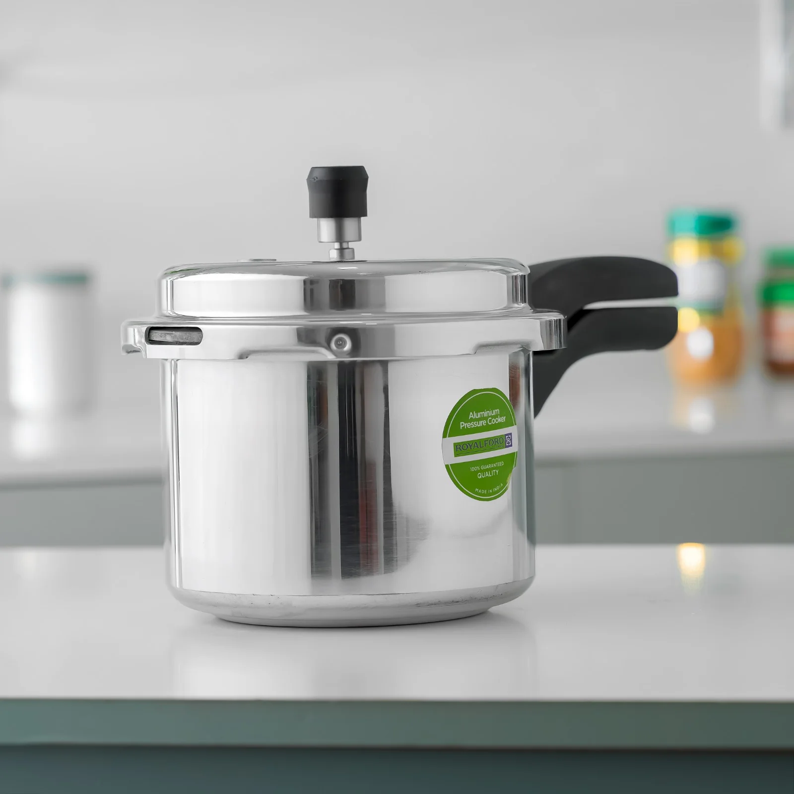 Royalford RF11941NS 3L Aluminium Pressure Cooker | Improved Pressure Regulator | Anti-Implosion Lid | Stepped Bottom Design | Strong Ergonomic Handle | 2-Year Warranty - Image 2