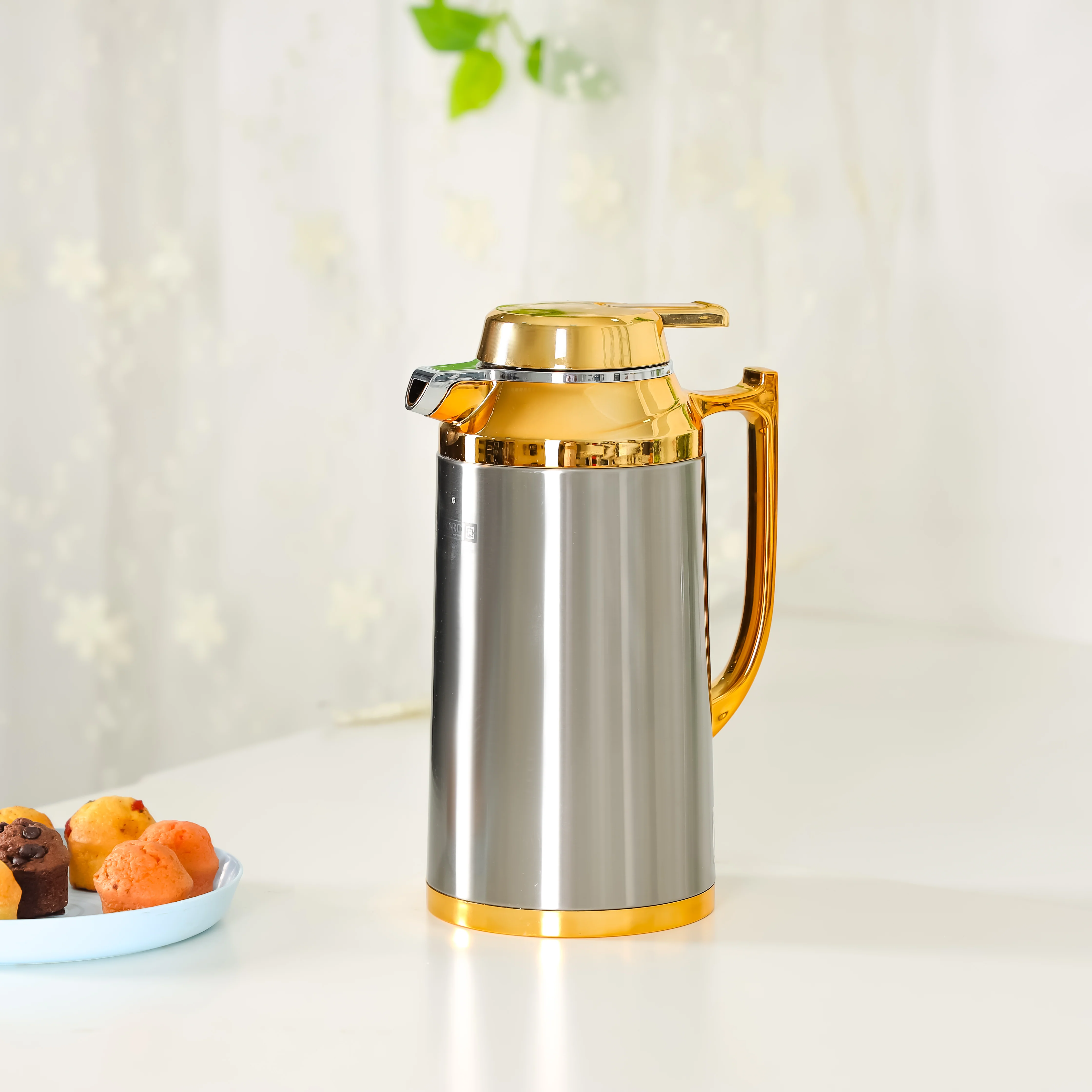Royalford RF12122 Double Wall Vacuum Flask 1L | Stainless Steel Hot & Cold Thermal Flask | Asbestos Free Pink Glass Inner| Leak Resistant Design| Ergonomic Handle Grip - Image 2