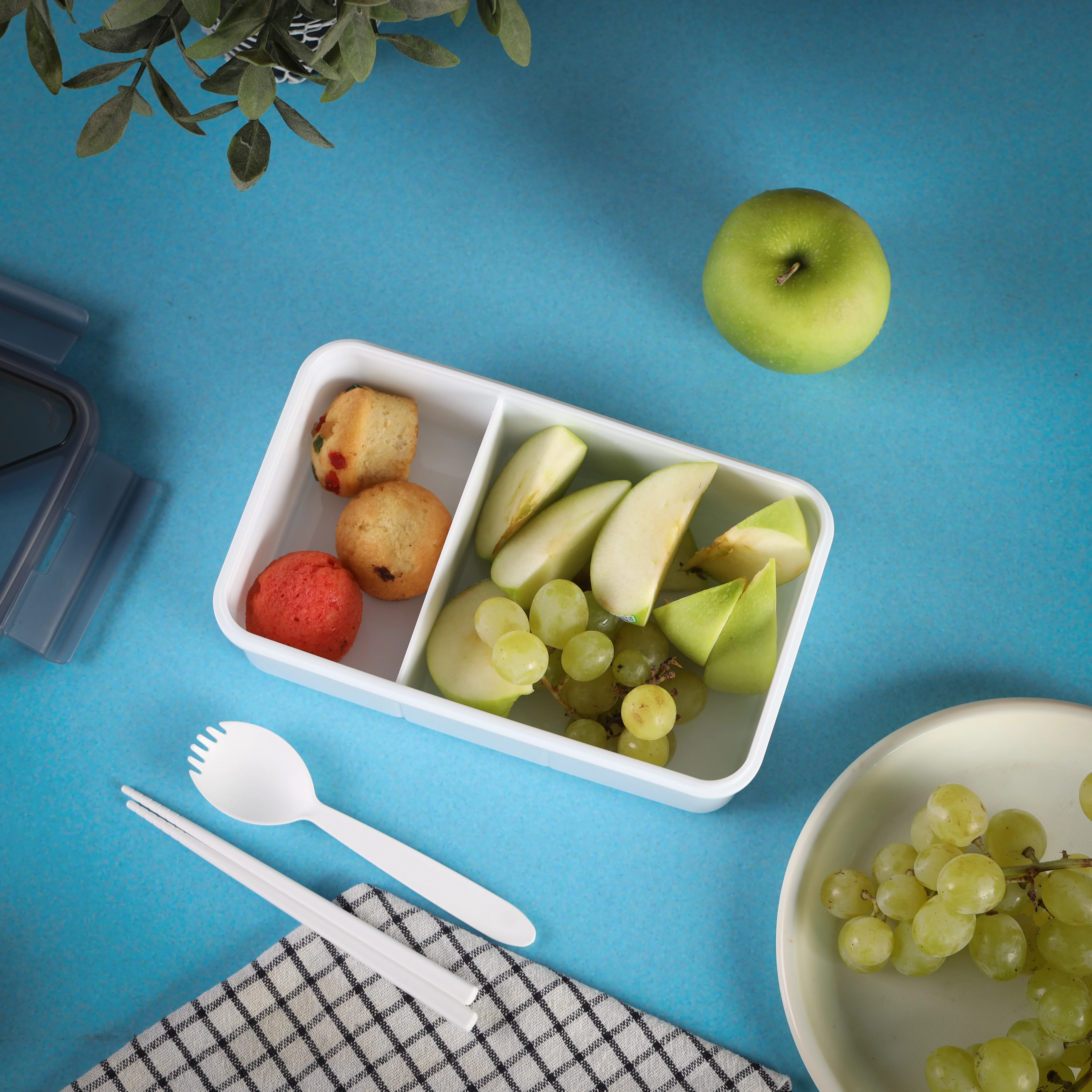 Royalford RF12192 Rectangular Lunch Box 1100ML|  2 compartments & leak-proof 4-side lock lid| BPA-free PPE material, freezer safe design & cutlery for convenient meals| - Image 2