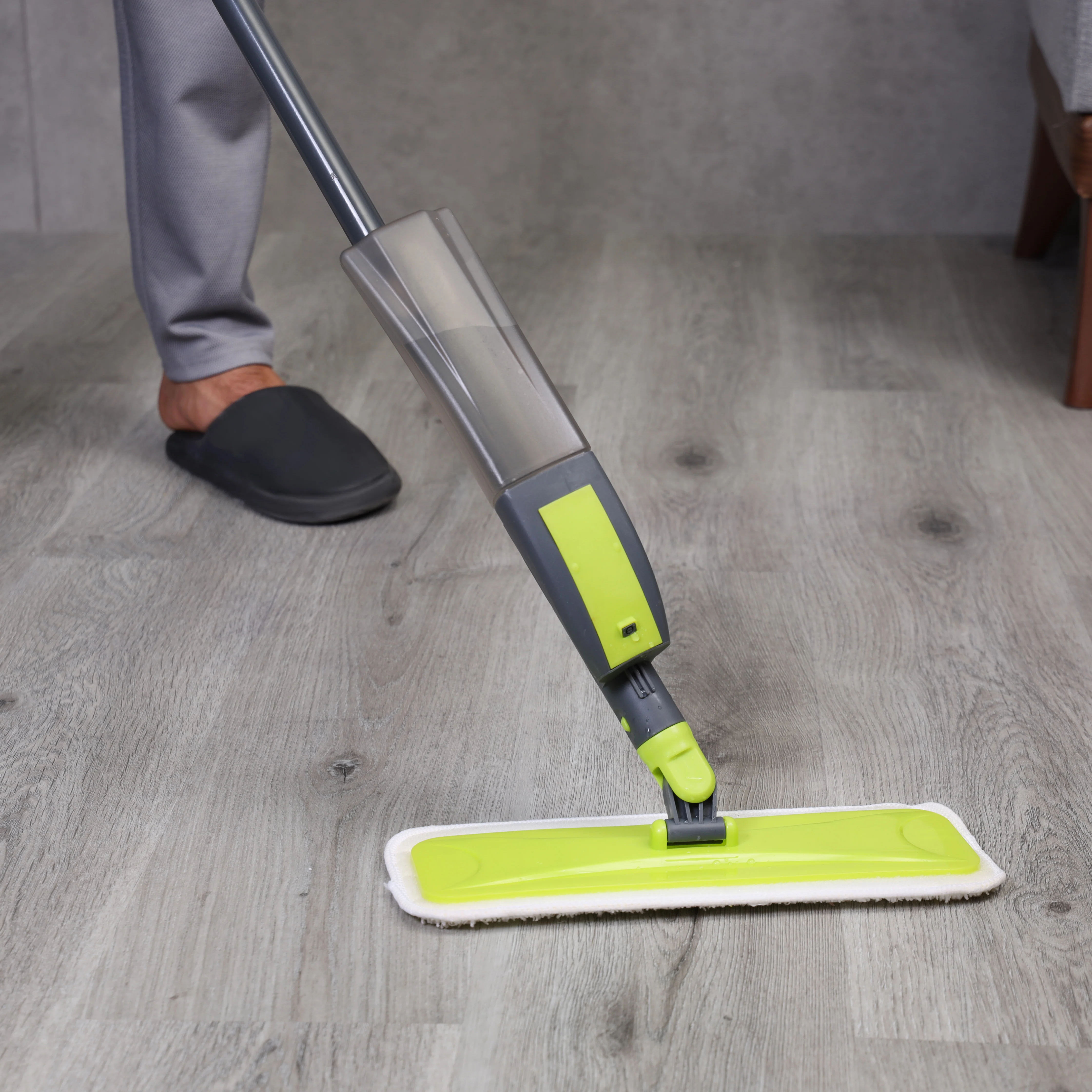 Royalford RF12262GR RoyalBright Spray Mop with Microfiber Pad | 400ml Refillable Bottle | Durable Iron Handle | 38cm Wide Head | Multi-Surface Floor Cleaning System - Image 3