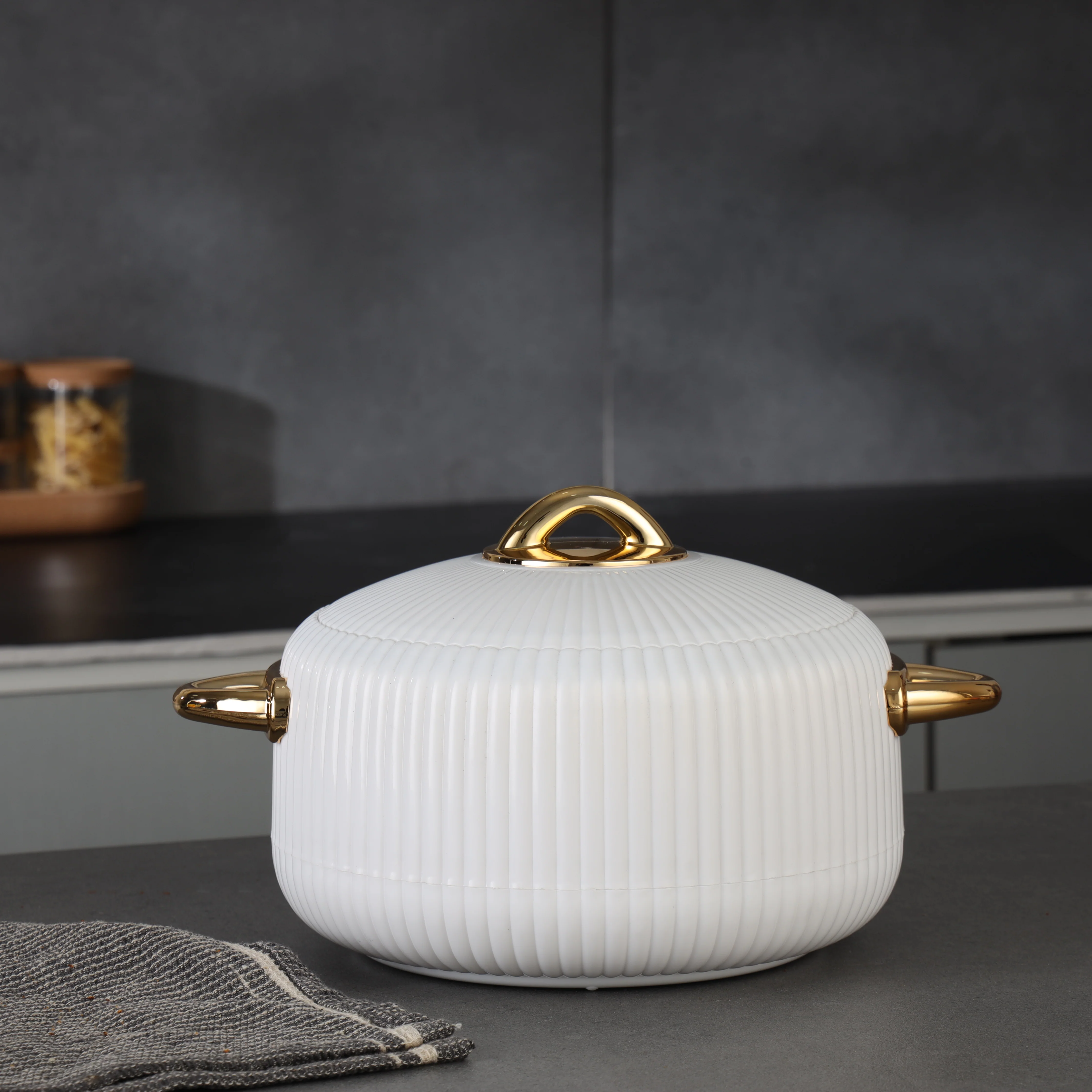 Royalford RF12711 2800ml Pearl Insulated Hot Pot |  Stainless Steel Inner Casing | Super PU Insulation | Firm Twist Lock Lid & Durable PP Outer Body for Hot Food Storage - Image 2