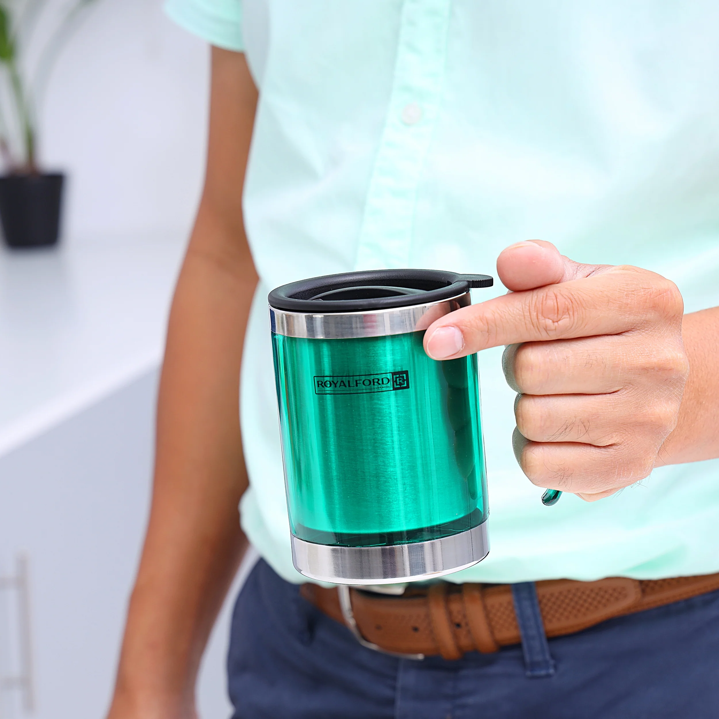 Royalford RF5130 Double Wall Travel Mug | 400ml Stainless Steel Insulated Coffee Mug | Leak Resistant Thermal Cup for Hot & Cold Drinks | Portable Office & Travel Mug - Image 4