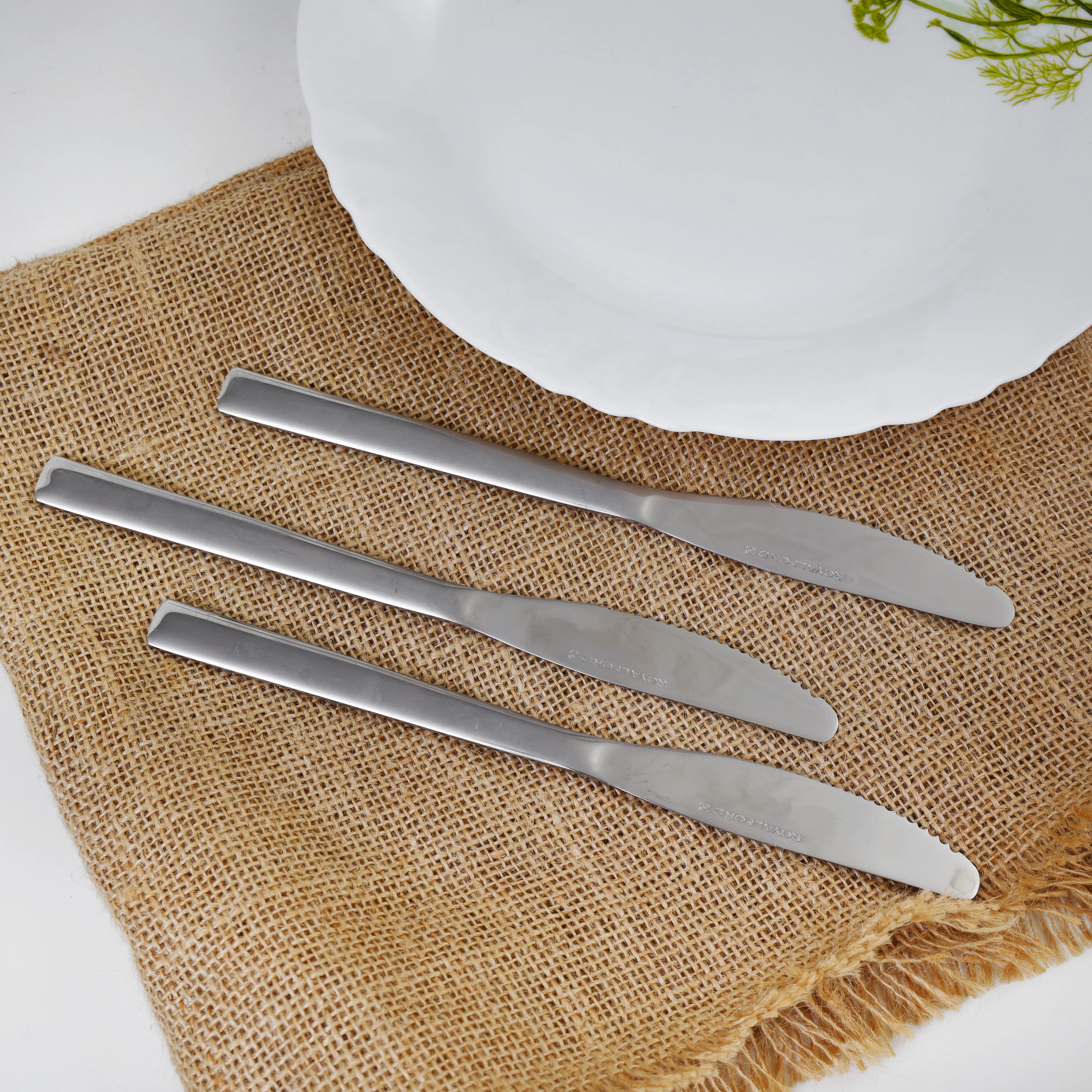 Royalford RF7234 Stainless Steel Table Knife | Sharp Serrated Dining Knife | Ergonomic Handle | Rust Resistant Durable Cutlery for Home, Hotel & Restaurant Tableware Use - Image 2