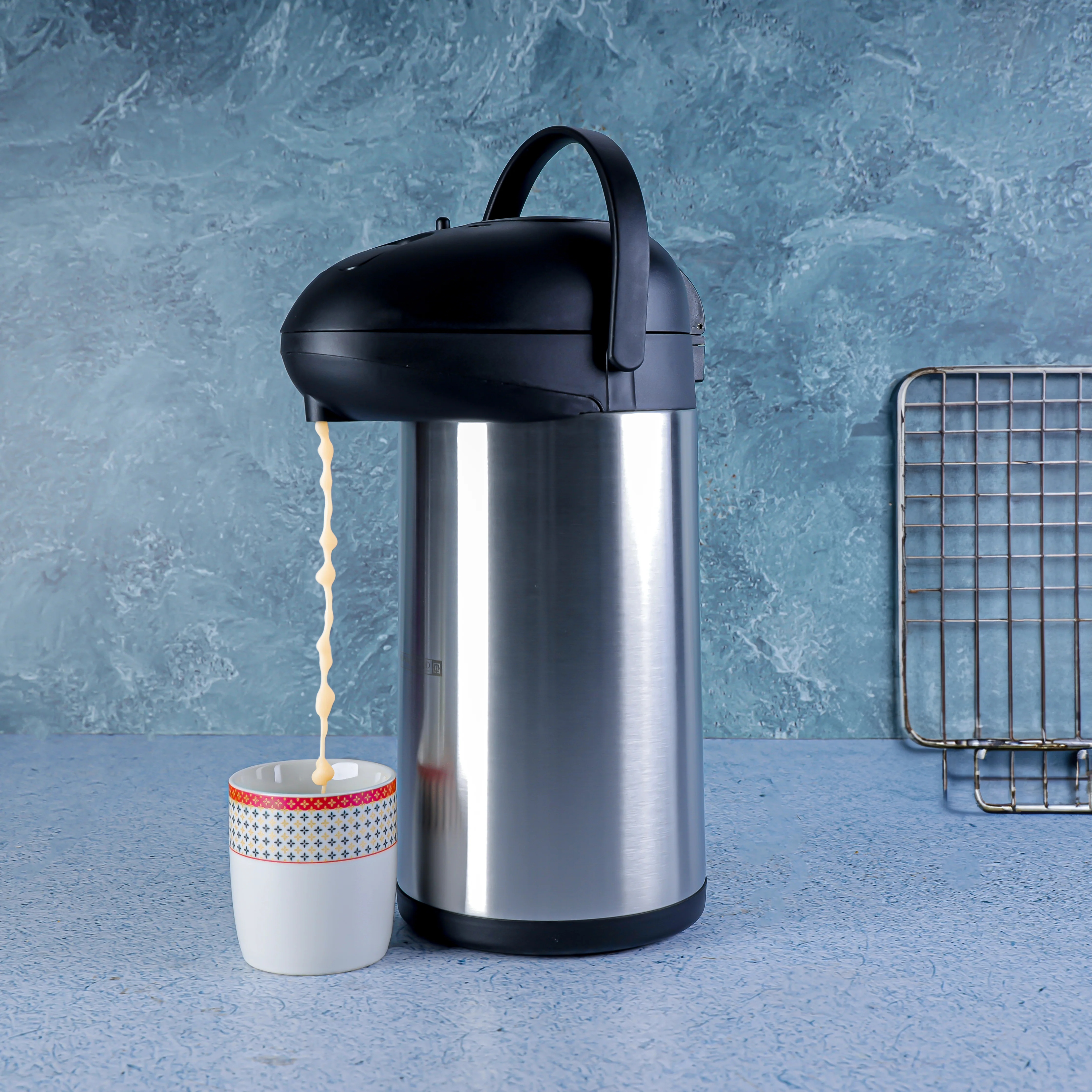 Royalford RF8337 4L Double Wall Vacuum Flask - Keeping Hot/Cold Retention, Pump Action Spill-Proof Pouring Coffee, Hot Water, Tea, Beverage | Ideal for Commercial & Outings - Image 3